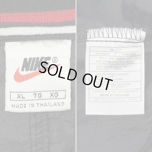 画像2: 90's NIKE Vネック ナイロンプルオーバー “BLACK” (2)