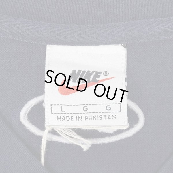 画像3: Late 90's NIKE Vネック ロゴ刺繍 Tシャツ (3)