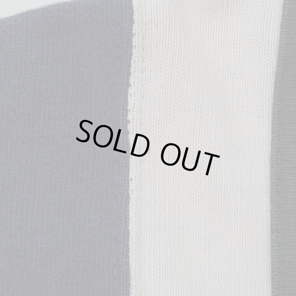 画像5: Late 90's NIKE Vネック ロゴ刺繍 Tシャツ (5)