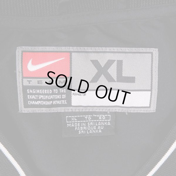 画像2: 00's NIKE Vネック プルオーバー "BLACK / MISSOURI" (2)