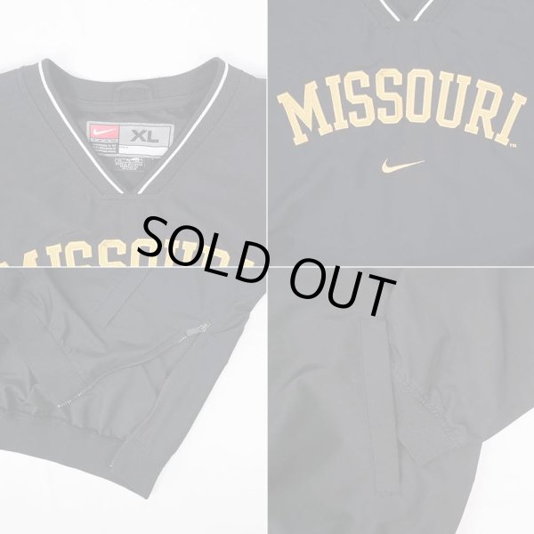 画像3: 00's NIKE Vネック プルオーバー "BLACK / MISSOURI" (3)