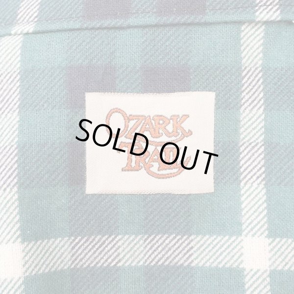 画像2: 80's OZARK TRAIL プリントネルシャツ "MADE IN USA / DEADSTOCK" (2)