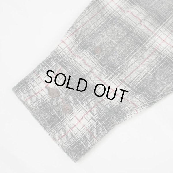 画像4: 90-00's ST. JOHN'S BAY フランネル ボタンダウンシャツ "Black Ombre Plaid" (4)