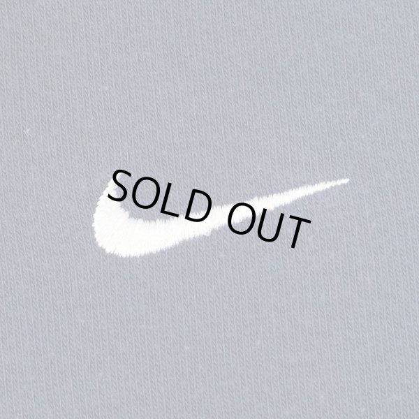 画像3: 00's NIKE スウォッシュロゴ刺繍 スウェットパーカー "FADE NAVY" (3)