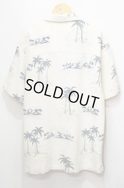 画像2: 90-00's St.John's Bay レーヨンハワイアンシャツ (2)