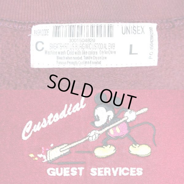 画像2: 00's MICKEY MOUSE キャラクター刺繍 スウェット "GUEST SERVICE" (2)