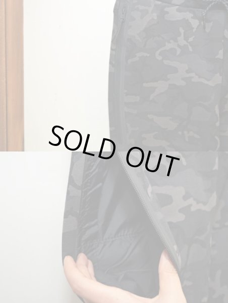 画像4: NIKE TECH FLEECE CAMO PANTS “BLK” (4)