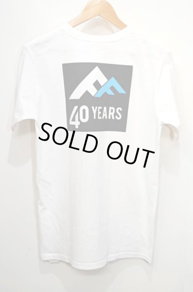 画像1: 00's FEATHERED FRIENDS プリントTシャツ “40 YEARS” (1)