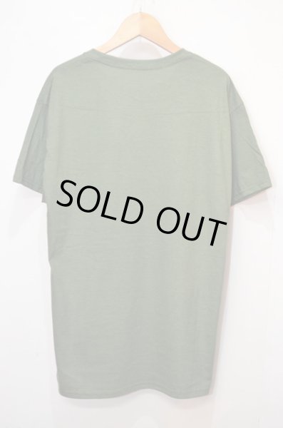 画像2: 日本未発売 Fruit of the loom ポケット付きTシャツ "Olive" (2)