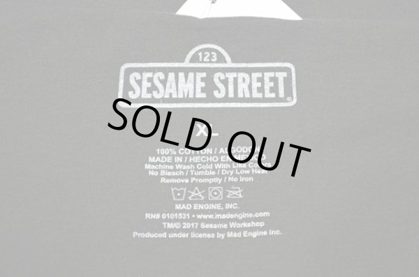 画像4: SESAME STREET “STRAIGHT OUTTA COMPTON” プリントTシャツ (4)