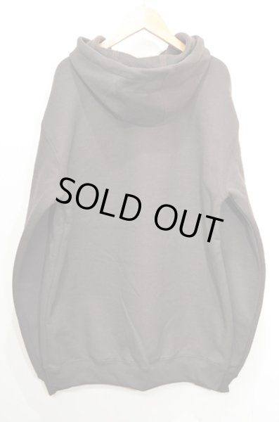 画像2: 日本未発売 Carhartt 袖プリント入り スウェットパーカー (2)