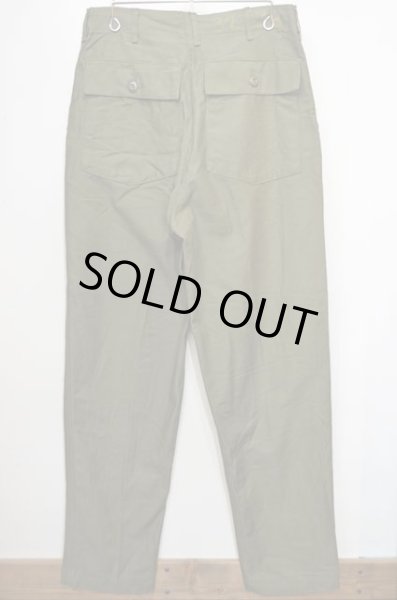 画像2: 70's US.ARMY コットンサテンベイカーパンツ “非対称ポケット / DEADSTOCK” (2)