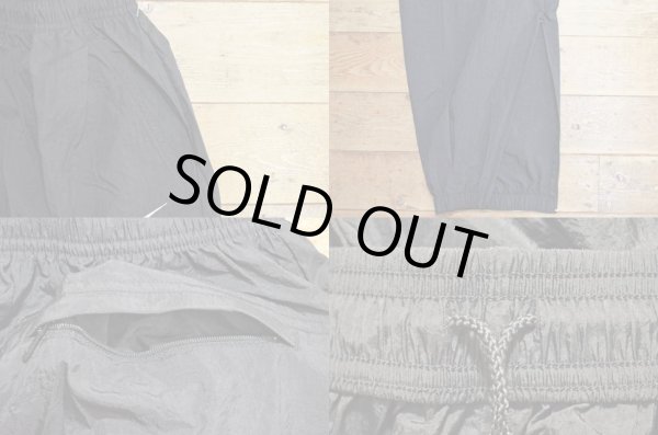 画像4: 90's NIKE ナイロンパンツ "黒×白 / DEADSTOCK" (4)