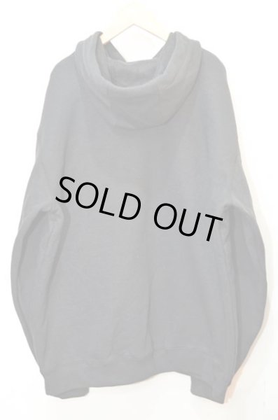 画像2: 日本未発売 Carhartt 袖プリント入り スウェットパーカー "BLACK" (2)