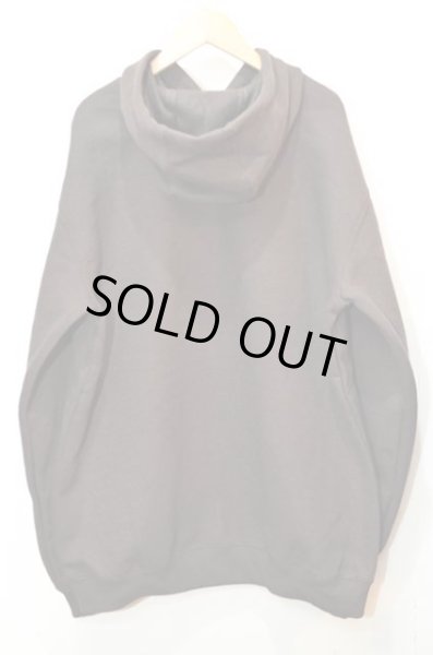 画像2: 日本未発売 Carhartt 袖プリント入り スウェットパーカー "BROWN" (2)