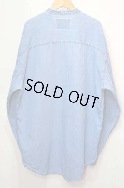 画像2: 90's Levi's バンドカラー デニムシャツ (2)