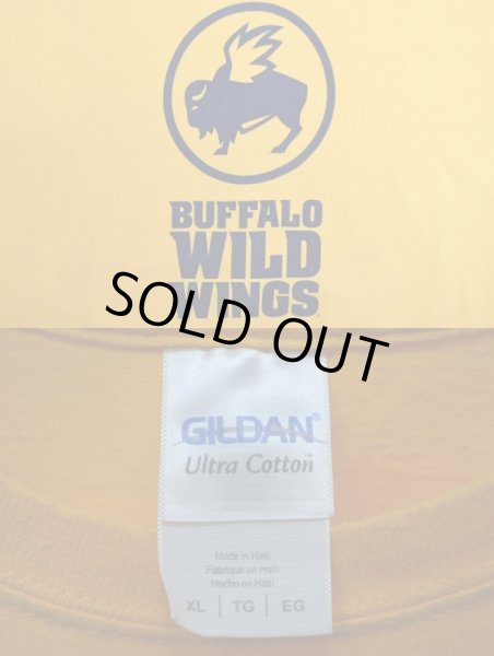 画像3: BUFFALO WILD WINGS ロゴプリント Tシャツ (3)