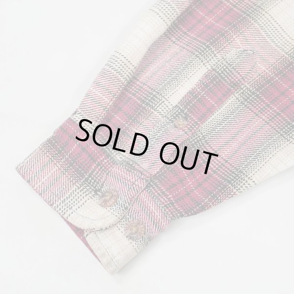 画像4: 00's Field & Stream ヘビーネルシャツ "Red Ombre Plaid" (4)