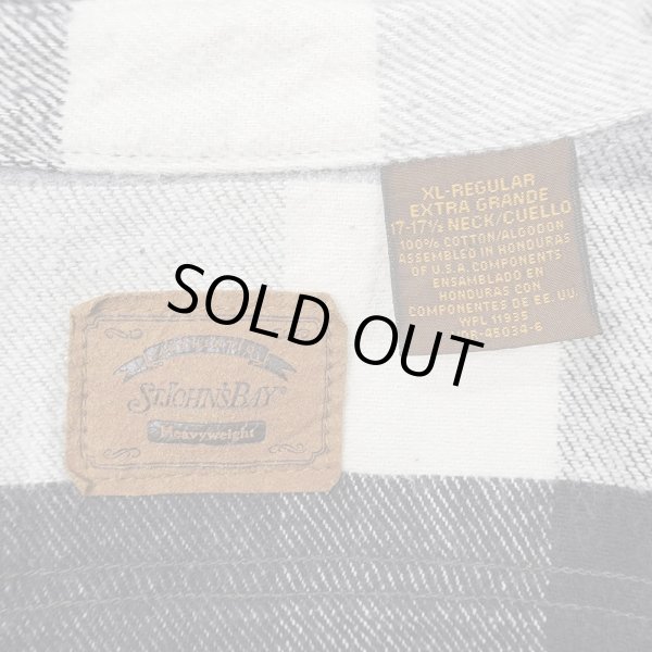 画像2: 90's ST JOHN’S BAY ブロックチェック柄 ヘビーネルシャツ “BLACK × WHITE” (2)