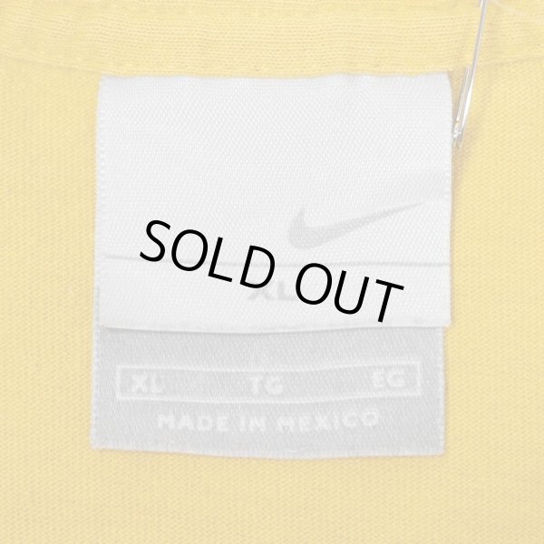 画像2: 00's NIKE スウォッシュロゴ刺繍 Tシャツ “MUSTARD” (2)