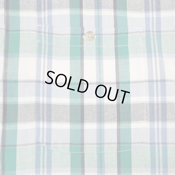 画像4: 90's Eddie Bauer S/S ボタンダウンシャツ "Green Plaid" (4)