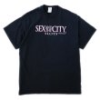 画像1: 00's SEX AND THE CITY ロゴプリントTシャツ (1)