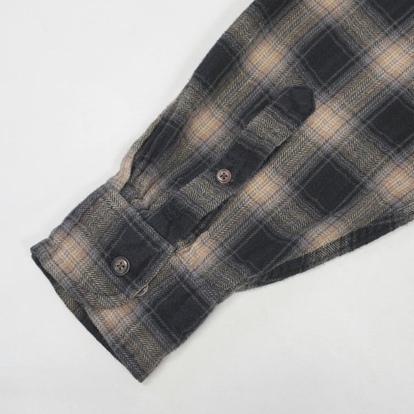 画像4: 00's Arrow フランネル ボタンダウンシャツ "Black Ombre Plaid" (4)
