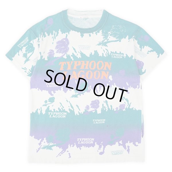 画像1: 90's Disney "TYPHOON LAGOON" オールオーバープリントTシャツ (1)