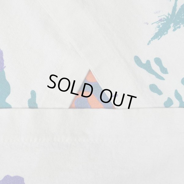 画像4: 90's Disney "TYPHOON LAGOON" オールオーバープリントTシャツ (4)