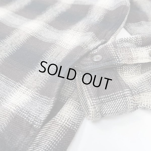 画像4: 00's ORVIS オンブレチェック柄 ヘビーネルシャツ (4)