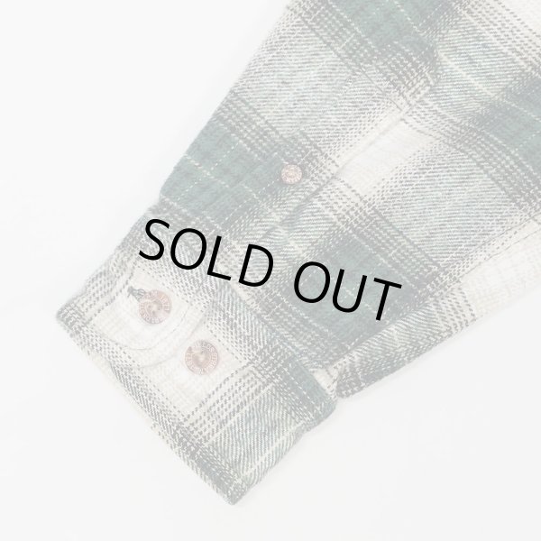 画像4: 00's FIELD & STREAM ヘビーネルシャツ "Ombre Plaid" (4)