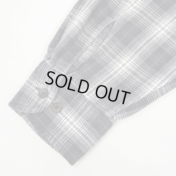 画像4: 90-00's ST.JOHN'S BAY フランネル ボタンダウンシャツ "Ombre Plaid" (4)