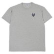 画像1: 80-90's New York Yankees ロゴ刺繍Tシャツ “Old Russell Body” (1)