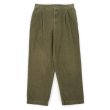 画像1: 00's Eddie Bauer 2タック 太畝コーデュロイトラウザー "W31 L30 / OLIVE" (1)