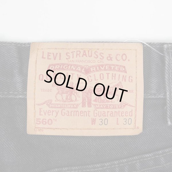 画像3: 90's Levi's 560 ブラックデニムパンツ "MADE IN USA / W30 L30" (3)
