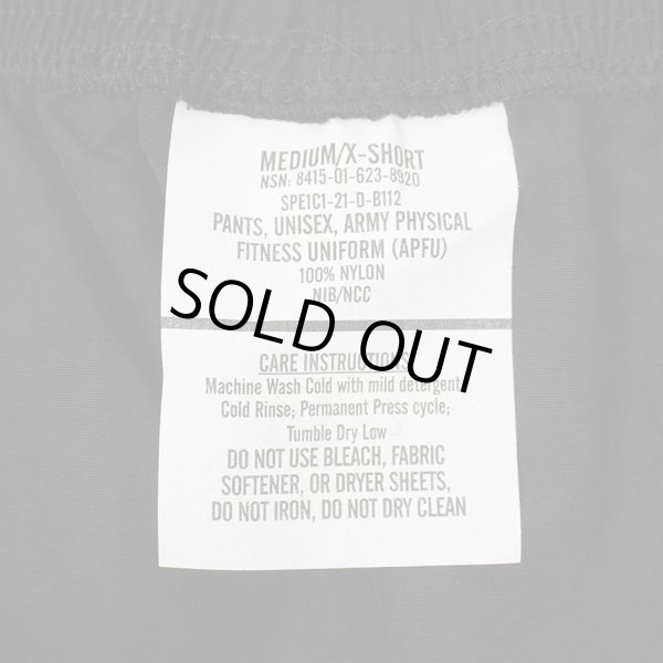 画像3: 【MEDIUM-XSHORT / DEADSTOCK】00's US.ARMY APFU ナイロントレーニングパンツ (3)