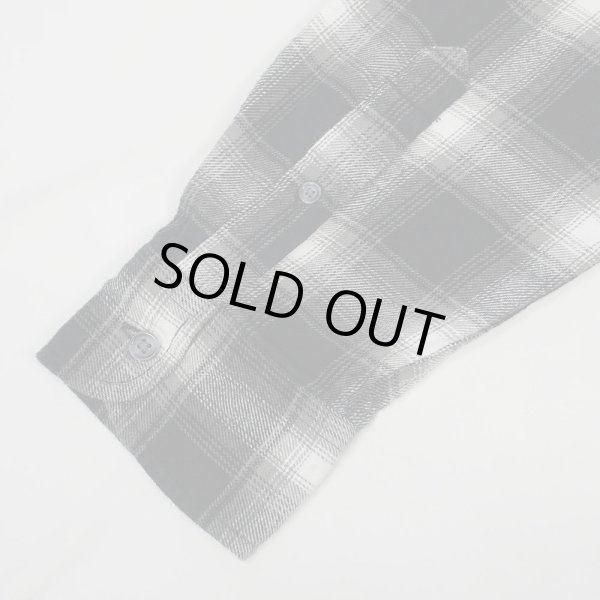 画像4: 00's CHAPS フランネル ボタンダウンシャツ "Ombre Plaid" (4)