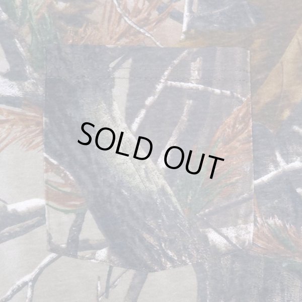 画像2: 00's RUSSELL リアルツリーカモ柄 L/S ポケットTシャツ “DEADSTOCK” (2)