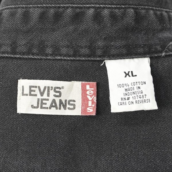画像2: 00's Levi's ブラックデニム ワークシャツ (2)