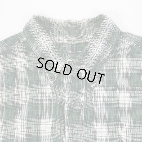 画像3: 90-00's ST.JOHN'S BAY フランネルボタンダウンシャツ "Green Ombre Plaid" (3)