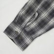 画像4: 90-00's ST.JOHN'S BAY フランネルボタンダウンシャツ "Gray Ombre Plaid" (4)