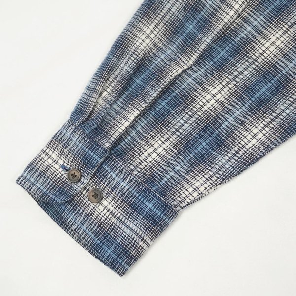 画像4: 90-00's ST.JOHN'S BAY フランネルボタンダウンシャツ "Blue Ombre Plaid" (4)