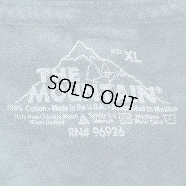 画像2: 00's THE MOUNTAIN オーバープリントTシャツ "MADE IN USA" (2)