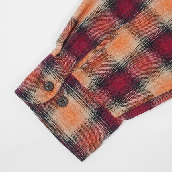 画像4: 90-00's ST.JOHN'S BAY フランネルボタンダウンシャツ "Red×Orange Ombre Plaid" (4)
