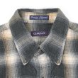 画像2: 90's GANT フランネル ボタンダウンシャツ "Navy Ombre Plaid" (2)