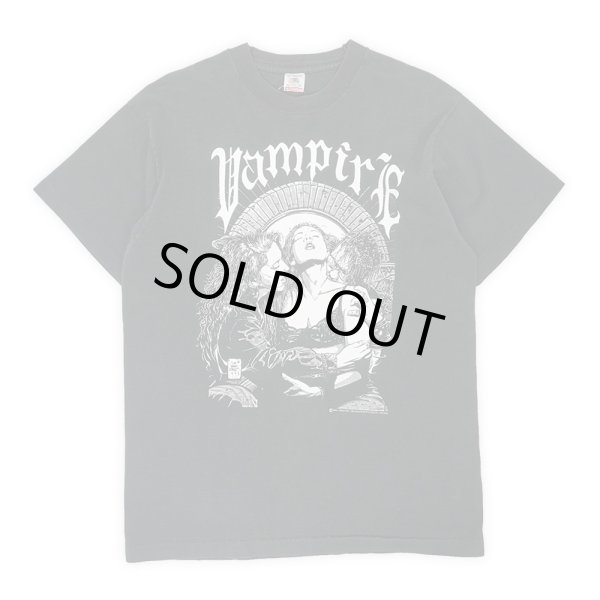 画像1: 90's TIMOTHY BRADSTREET プリントTシャツ "FASHION VICTIM / MADE IN USA" (1)