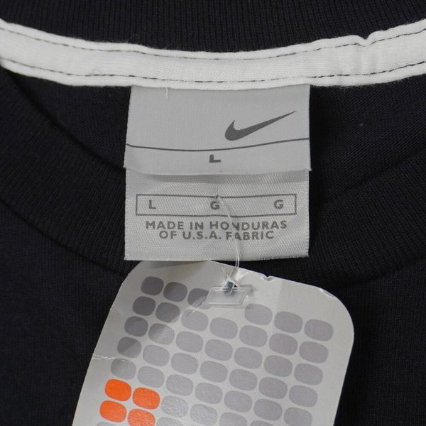 画像2: 00's NIKE スウォッシュ ロゴ刺繍 Tシャツ "BLACK / DEADSTOCK" (2)