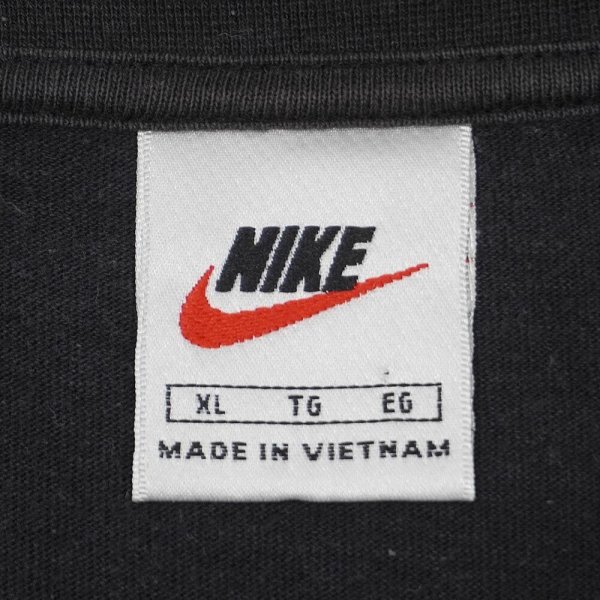 画像2: 90's NIKE スウォッシュロゴ刺繍 ポケットTシャツ "Fade Black" (2)