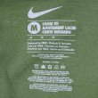 画像2: 00's NIKE スウォッシュ ロゴ刺繍 Tシャツ "OLIVE" (2)