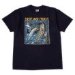 画像1: 90's RAY TROLL アートTシャツ "TWIST AND TROUT / MADE IN USA" (1)